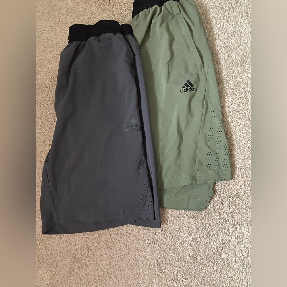 Adidas men’s shorts gently worn